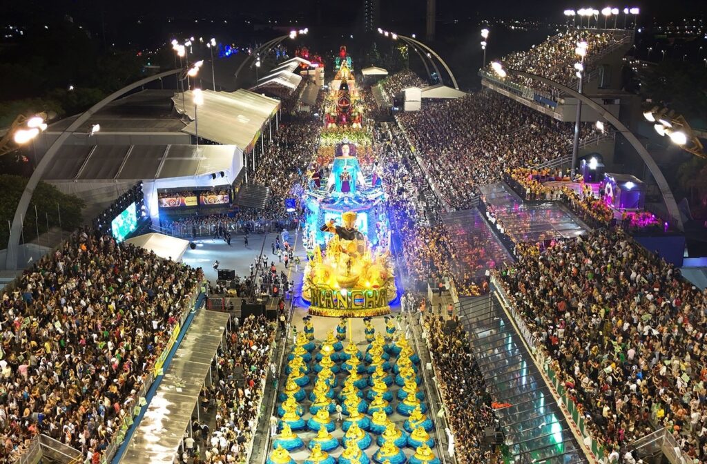 Sambódromo do Anhembi em São Paulo recebe mais de 170 mil pessoas no Carnaval