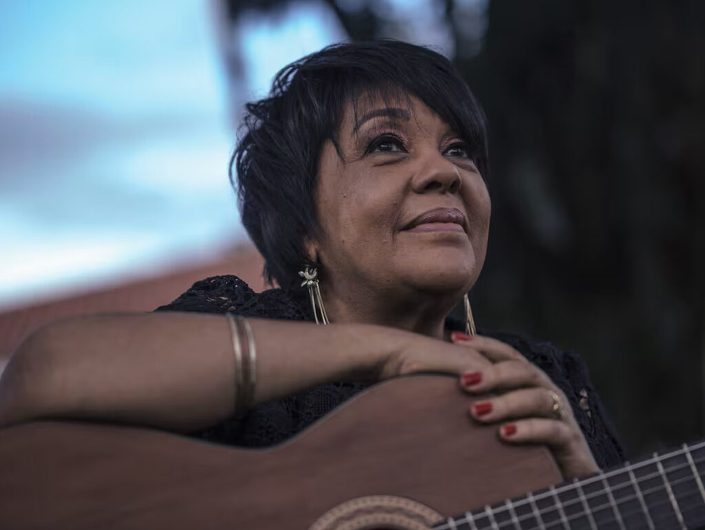 Rosa Passos será homenageada com o Troféu Tradições da UBC no Rio de Janeiro
