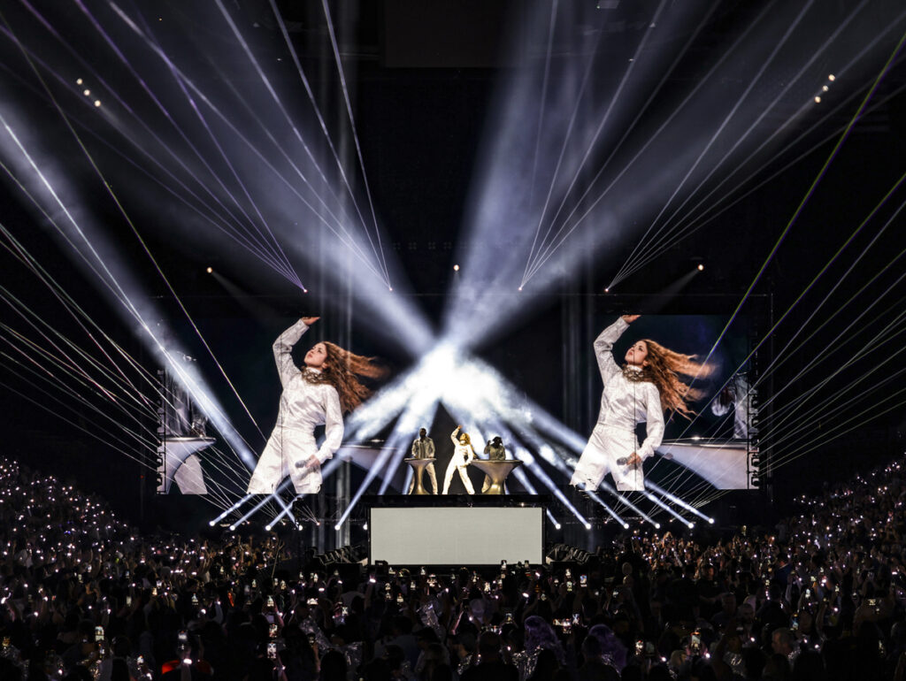 Shakira lidera ranking feminino de bilheteria em 2025 com turnê na América Latina e México