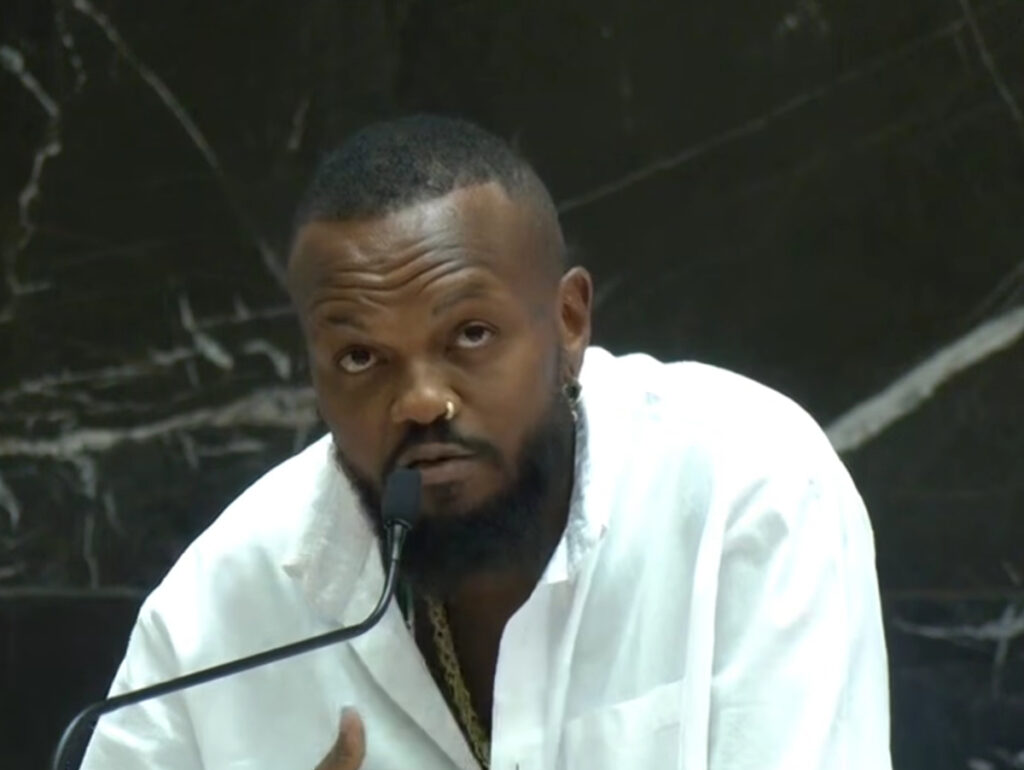 Assembleia Legislativa de MG homenageia Djonga e dá destaque à cultura hip hop