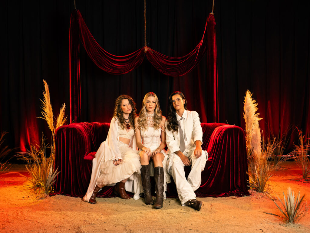 SalDoce aposta em álbum audiovisual de 10 faixas para transformar “Inofensiva Flor” em vitrine de carreira