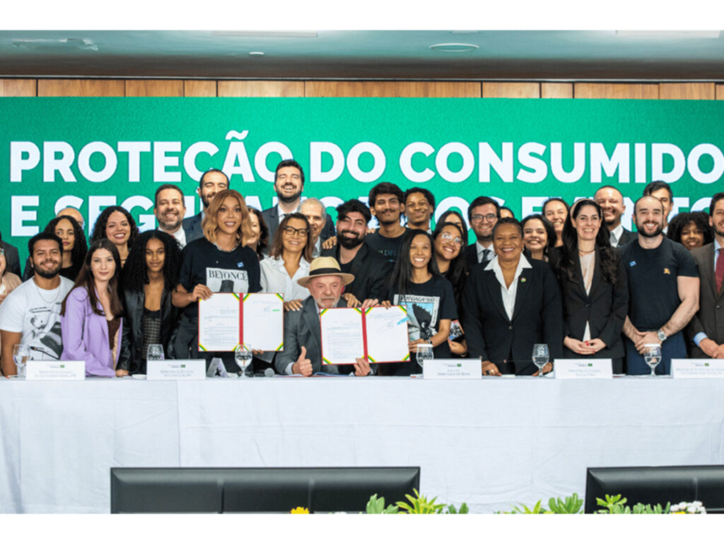 Novo decreto muda venda de ingressos, combate o cambismo e exige água gratuita em grandes shows