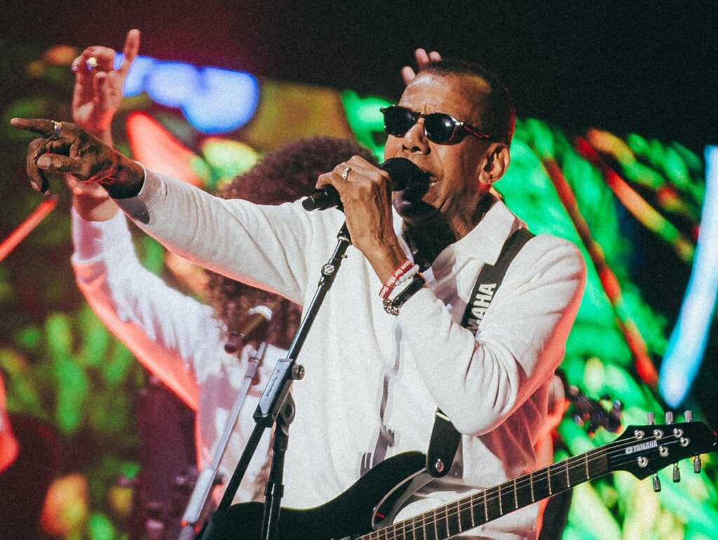 Jorge Ben Jor leva 51 mil pessoas ao Nubank Parque, em São Paulo, em show realizado pela 30e