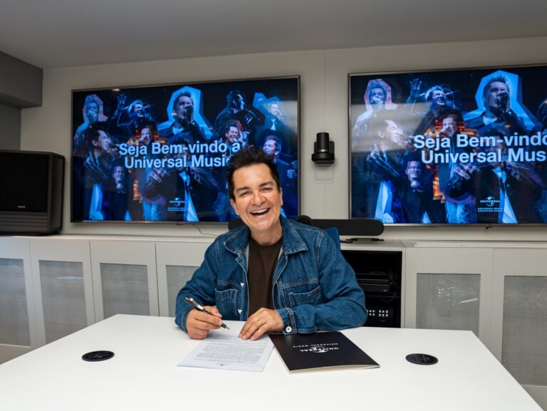 Exclusivo: Régis Danese assina com a Universal Music Christian Group e anuncia audiovisual gravado na própria igreja